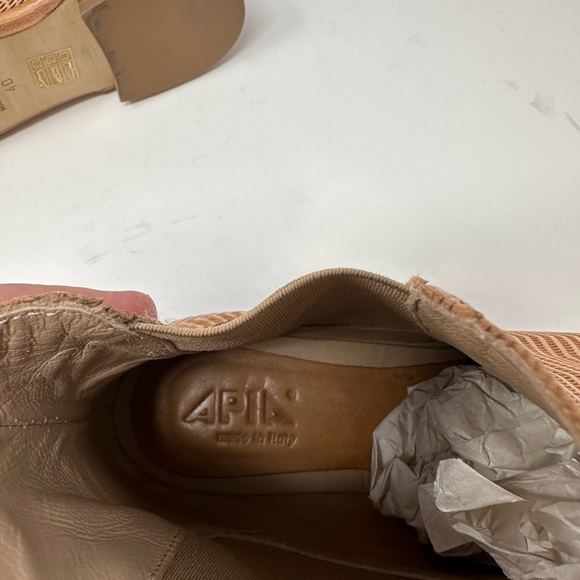 Apia ankle boots in great condition size 9/ EU40 - Picture 6 of 7